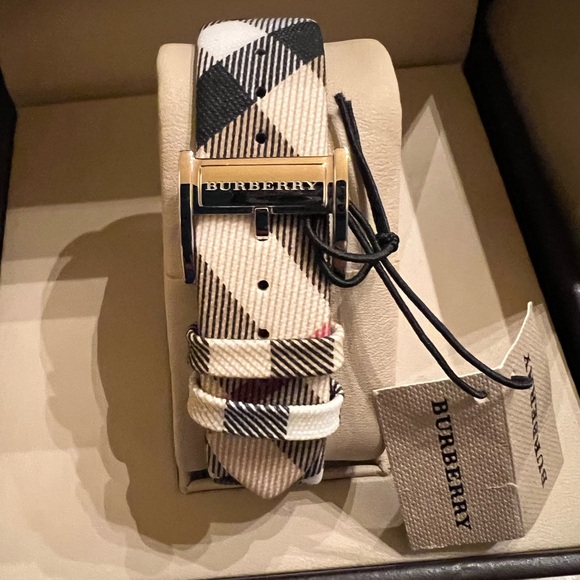 Burberry Watch - authentic, new - Picture 3 of 3